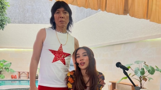 Bikin Haru, Momen Bimbim Slank Baca Ayat Kursi sebelum Keluar Rumah Bareng Mezzaluna Viral