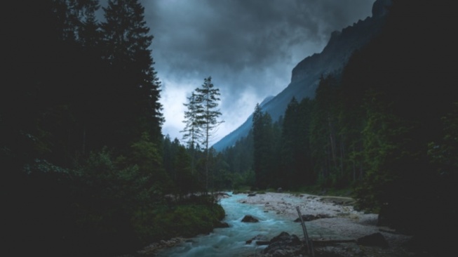 Sang Dracula dan Perempuan Tanpa Kepala