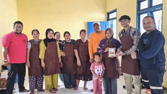 Kisah Inspiratif Perempuan Desa Pelapis, Ubah Musim Paceklik Jadi Cuan Lewat UMKM Ikan