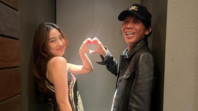 Bimbim Slank bersama putrinya, Mezzaluna. [Instagram]