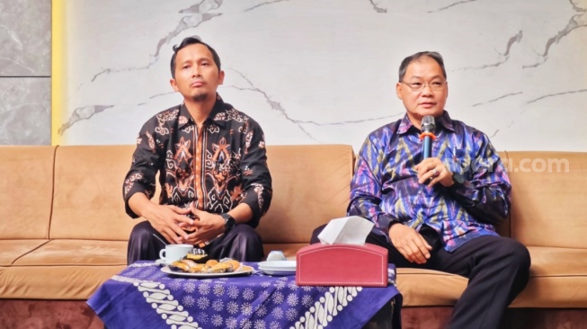  Rekto UMY, Achmad Nurmandi menyampaikan desakan revisi kebijakan PMB PTN di Yogyakarta, Rabu (22/4/2026). [Suara.com/Putu]