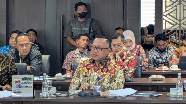 Kerja 36 Jam hingga Tidur di Lorong, Kasatpol PP DKI: 35 Anggota Saya Meninggal Dalam Setahun!