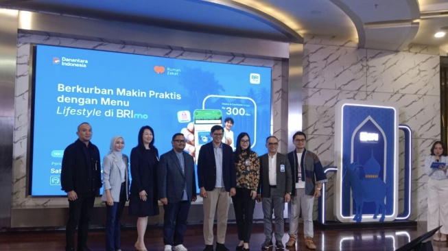 Jajaran manajemen BRI dalam peresmian Program Kurban Melalui BRImo dari BRI (Suara.com/Fabiola Febrinastri)