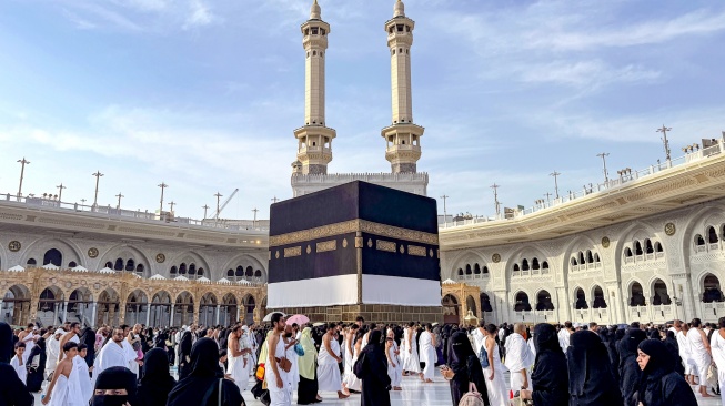 Umat Islam melakukan tawaf di Masjidil Haram, Makkah, Arab Saudi, Kamis (23/4/2026). [ANTARA FOTO/Citro Atmoko/sgd/YU]