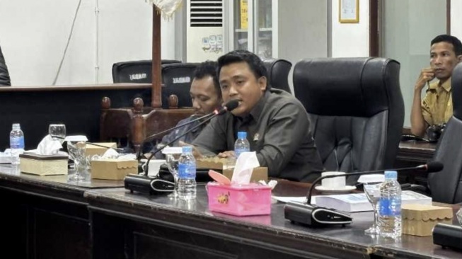 Rapat Kerja LKPJ DPRD dengan perwakilan PT DIB (Harita Group), belum lama ini. [SUARAKALBAR.CO.ID/ist]