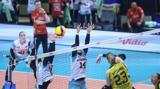 Juara bertahan tim putri Jakarta Pertamina Enduro (JPE) mengamankan satu kemenangan atas Gresik Phonska Plus Pupuk Indonesia dengan skor meyakinkan 3-1 (19-25, 25-19, 25-19, 25-21) pada Leg 1 Grand Final Proliga 2026 di GOR Amongrogo, Yogyakarta, Jumat (24/4/2026). [Dok Proliga]