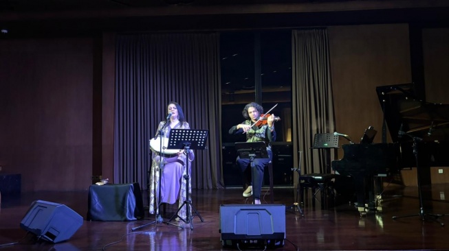 Avec le Temps: Harmoni Puitis Prancis dan Arab di Jantung Yogyakarta