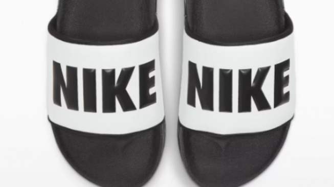 Sandal Nike Offcourt. [Nike]