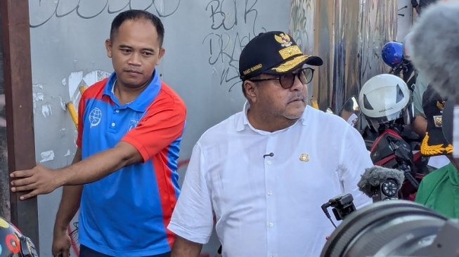 Geram Setahun Masalah Tak Kelar! Rano Karno Pimpin Langsung Penertiban Parkir di Lebak Bulus