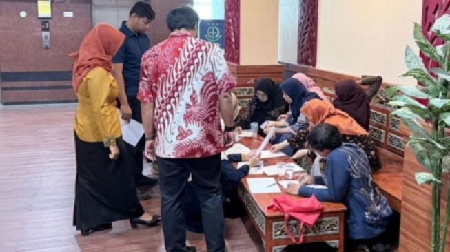 Pungli Berjamaah di Dinas ESDM Jatim: 19 Pegawai Kembalikan Duit 'Panas' Rp707 Juta ke Jaksa