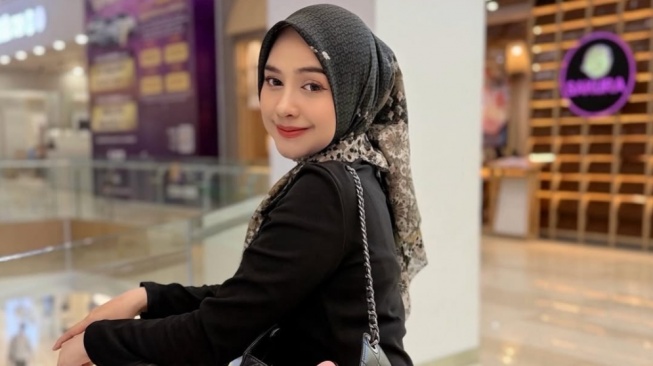 Dituding Bohongi Publik, Ria Ricis Disentil Soal Operasi Hidung Berkedok Sinus