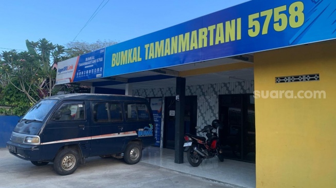 Kantor BUMDes Tamanmartani yang juga menjadi agen BRILink. (Suara.com/Irwan Febri)