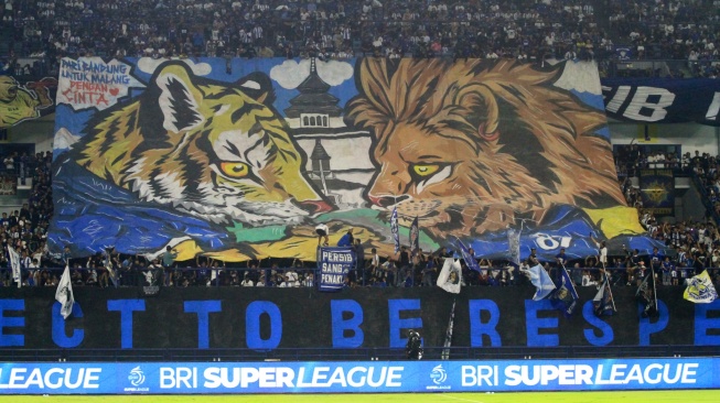 Bojan Hodak Senang Lihat Bobotoh dan Aremania Berdampingan di Stadion GBLA