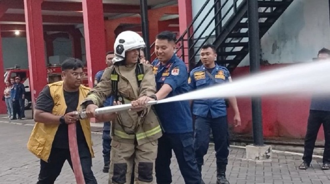 Motif Konyol 'Prank' Damkar Semarang Terungkap: Kesal Debitur Susah Ditagih Utang Rp2 Juta!