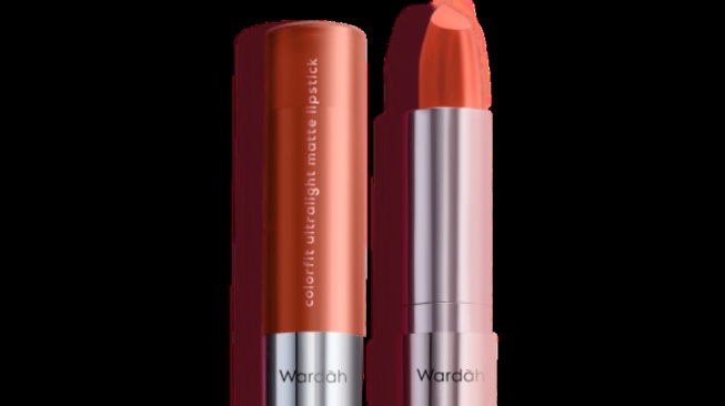 Wardah Colorfit Ultralight Matte Lipstick &ndash; Shade Summer Peach