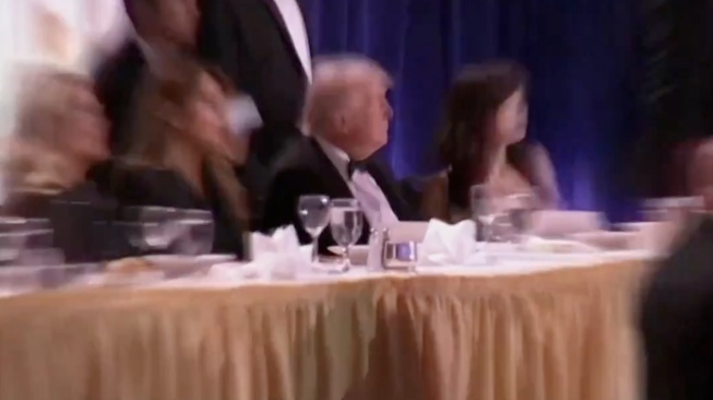 Kronologi Donald Trump dan Istri Dievakuasi, Tembakan Meletus di Gedung Putih