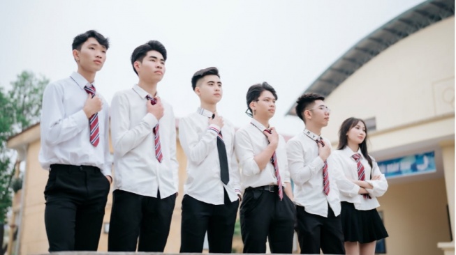 Gratis Itu Relatif, Setidaknya Itu yang Saya Pelajari dari Sekolah Negeri