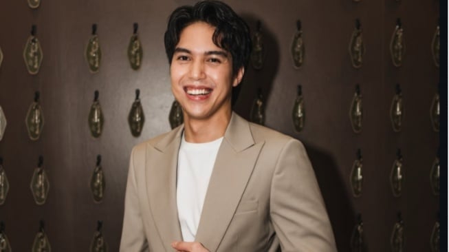 Keteteran Urus Nikah Sendiri, El Rumi Sarankan Dul Jaelani Untuk Nikah di KUA