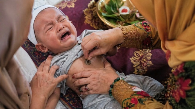 Apa Itu Totok Sirih pada Bayi? Ini Risiko dan Manfaat Menurut Dokter