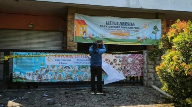 Tampang Terduga Pengasuh Daycare Little Aresha Terekam Saat Digerebek