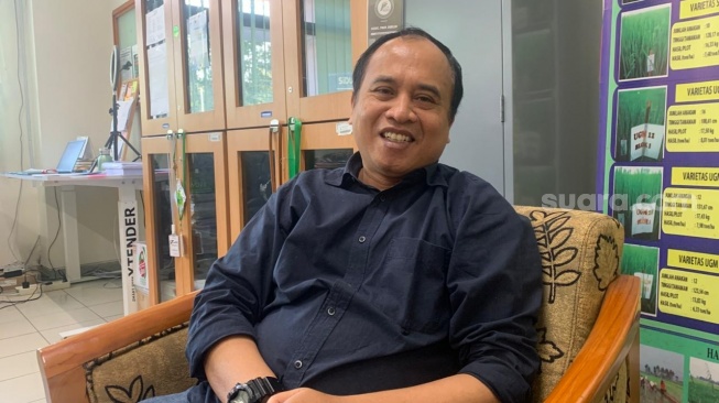 Wakil Dekan Bidang Penelitian, Pengabdian kepada Masyarakat dan Kerjasama Fakultas Pertanian UGM, Subejo, ketika ditemui di ruangannya. (Suara.com/Irwan Febri)