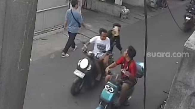 Misteri Motif Penyiraman Air Keras di Cengkareng, Satu Orang Pelaku Kini Diperiksa Intensif