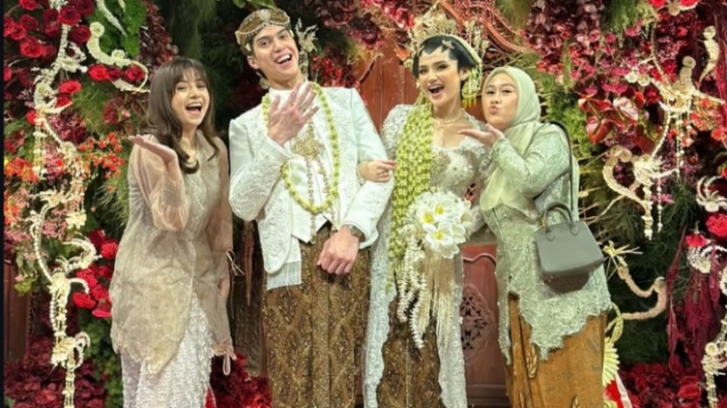 Kakak Rizky Nazar Hadiri Momen Bahagia Syifa Hadju, Ungkit Pernikahan Impian