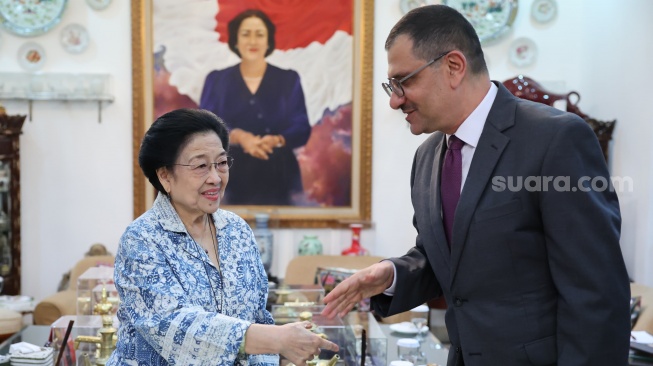 Berteman dengan George W Bush, Megawati Cerita saat Menolak Serangan AS Terhadap Irak