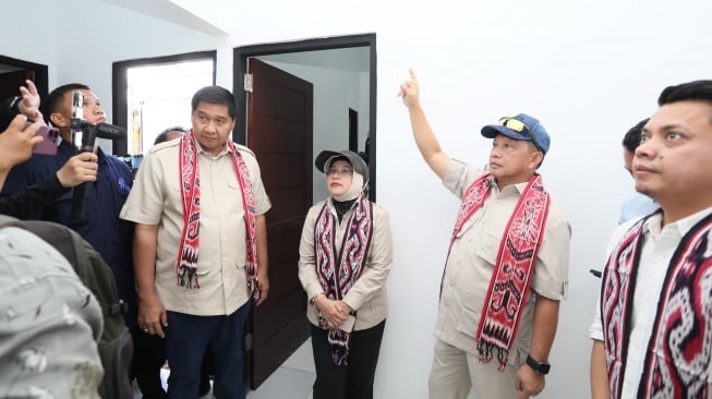 Pastikan Hunian Layak, Mendagri Bersama Menteri PKP Tinjau Perumahan di Sorong