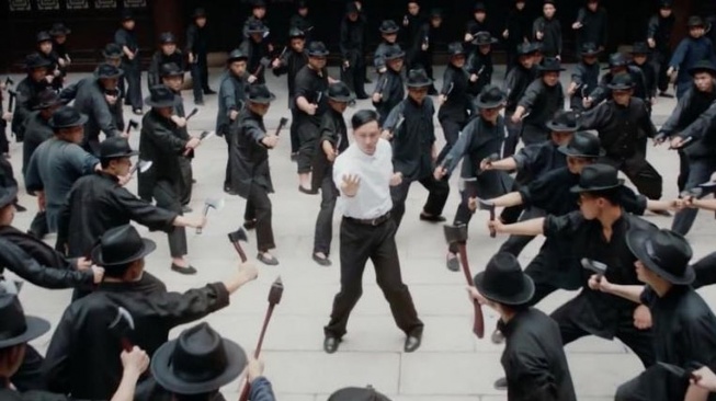 Ip Man: Kung Fu Master yang dibintangi Dennis To akan tayang pada Senin (27/4/2026) malam ini pukul 23.00 WIB di Trans TV. [YouTube]