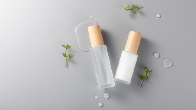 5 Essence dengan Kandungan Anti Aging untuk Usia 50 Tahun ke Atas