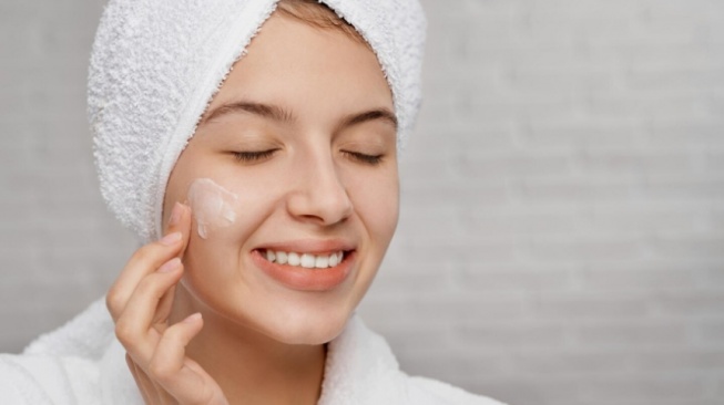5 Krim Pagi untuk Mencerahkan Wajah Kusam, Bikin Kulit Glowing dan Sehat