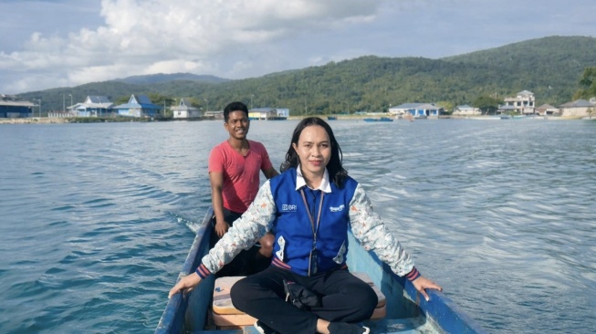 Mantri BRI Menembus Rimba dan Laut Demi Inklusi Ekonomi Masyarakat