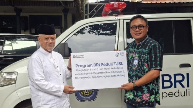 Mudahkan Akses Kesehatan, BRI Kepanjen Hadirkan Ambulans untuk Santri di Malang