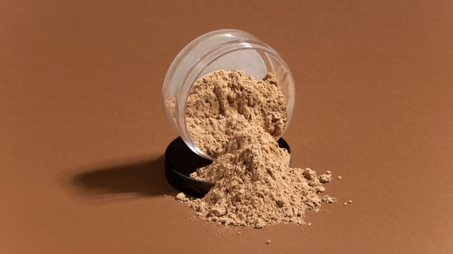 5 Rekomendasi Bedak Tabur Terbaik untuk Ditimpa di Atas Cushion