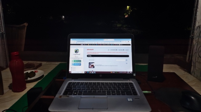 Bisikan dari Rimbun Bambu di Belakang Rumah