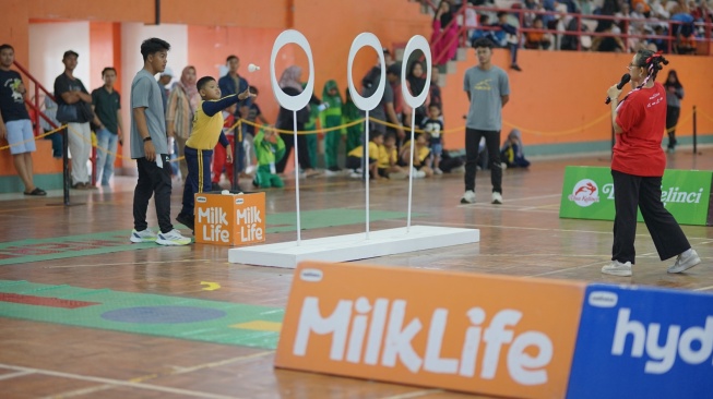 Festival SenengMinton 2026 resmi dimulai di Purwokerto dengan 480 siswa SD. Ajang ini menjadi langkah awal pembinaan bulu tangkis sejak usia dini. [Dok. Djarum Foundation]