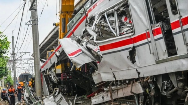 Pemprov DKI Salurkan Santunan Untuk Keluarga Korban Kecelakaan KRL Bekasi Timur