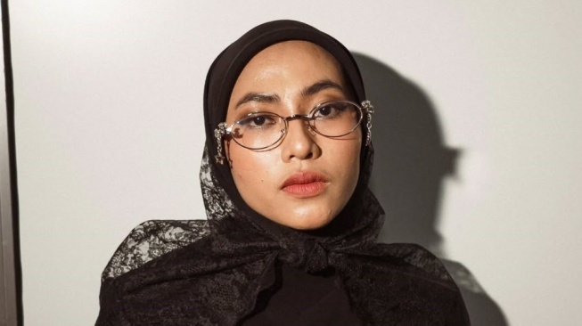 Dari Runtuh Bersama Fiersa Besari, Feby Putri Menyebrang Lepas Senandung Harapan