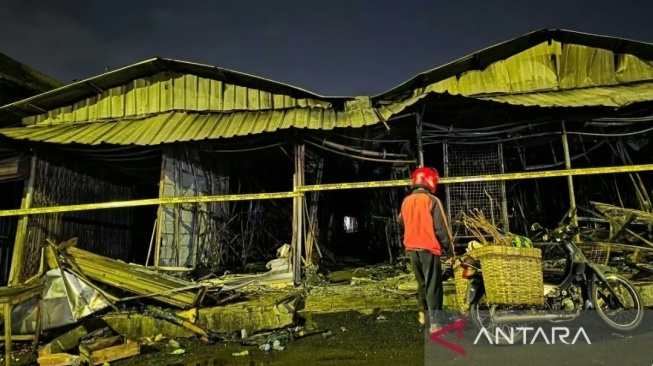 Kebakaran Hebat Landa Pasar Kanjengan Semarang, Ratusan Kios Hangus dalam Semalam