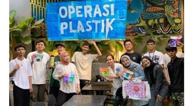 Operasi Plastik: Solusi Kreatif Atasi Sampah Plastik Lewat Hal Simpel