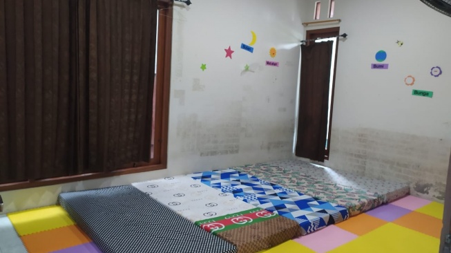Foto kondisi kamar yang dijanjikan untuk anak-anak (dok.shevinna putti/suara.com)