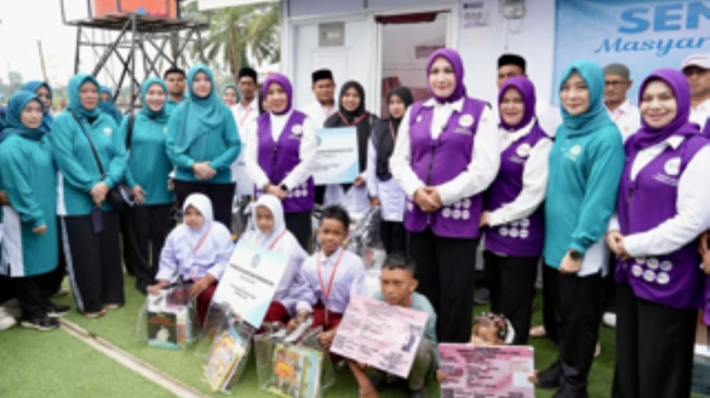 Ketum Posyandu Tri Tito Karnavian Dorong Pemulihan Warga Huntara Aceh Utara: Bansos dan Senam Sehat