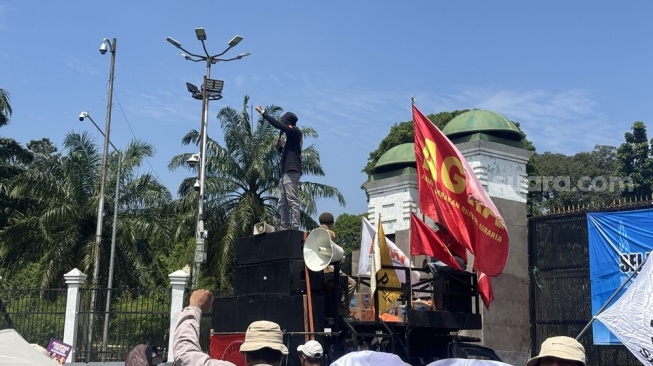 Buruh Desak DPR Bahas UU Ketenagakerjaan Baru: Soroti Upah Tak Setara hingga PHK Sepihak