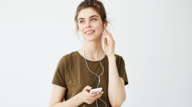 Cara Dengerin Musik Cermin Cara Mencintai: Si Telinga Detail Pasti Relate
