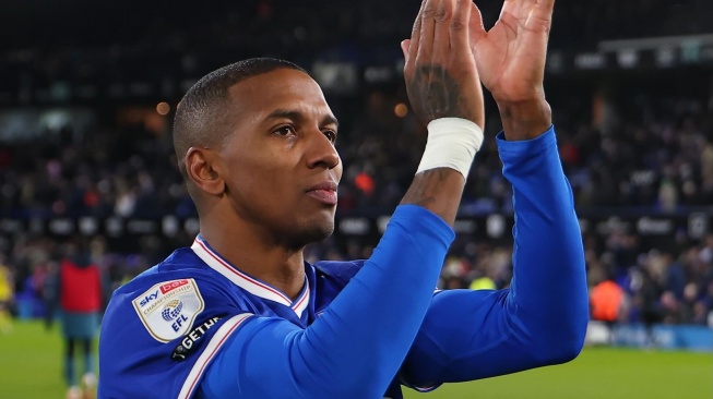 Ashley Young Resmi Pensiun, Akhiri Era Generasi Sir Alex Ferguson di Manchester United
