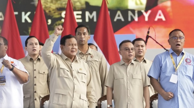 Dasco Ditelepon Presiden Prabowo saat Terima Buruh Kasbi dan Gebrak di Senayan