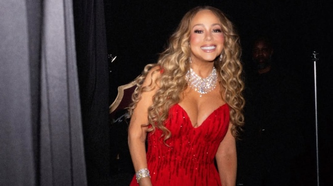 Kualitas vokal Mariah Carey dalam sebuah penampilan di atas panggung baru-baru ini telah memunculkan diskusi hangat di kalangan netizen. [Instagram]