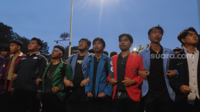Tak Ditemui Pemerintah karena Demo di Patung Kuda, Massa Mahasiswa Bubarkan Diri Janji Balik Lagi
