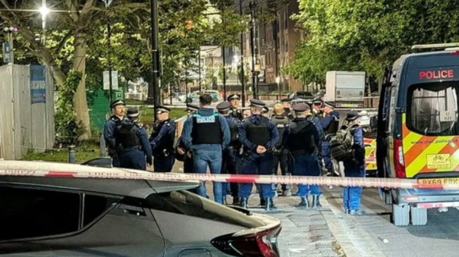Seorang pria berusia 25 tahun berjuang antara hidup dan mati setelah menjadi korban penembakan dari mobil yang melintas di kawasan Brixton, London Selatan, pada Sabtu dini hari waktu setempat. [Istimewa]